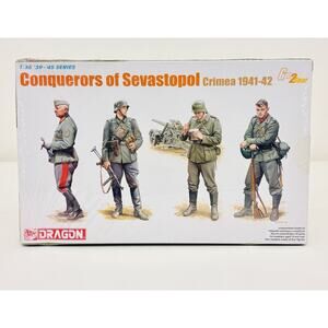 Dragon Conquerors of Sevastopol Crimea 1941-42 1:35 Plastic Model Kit 6702 New